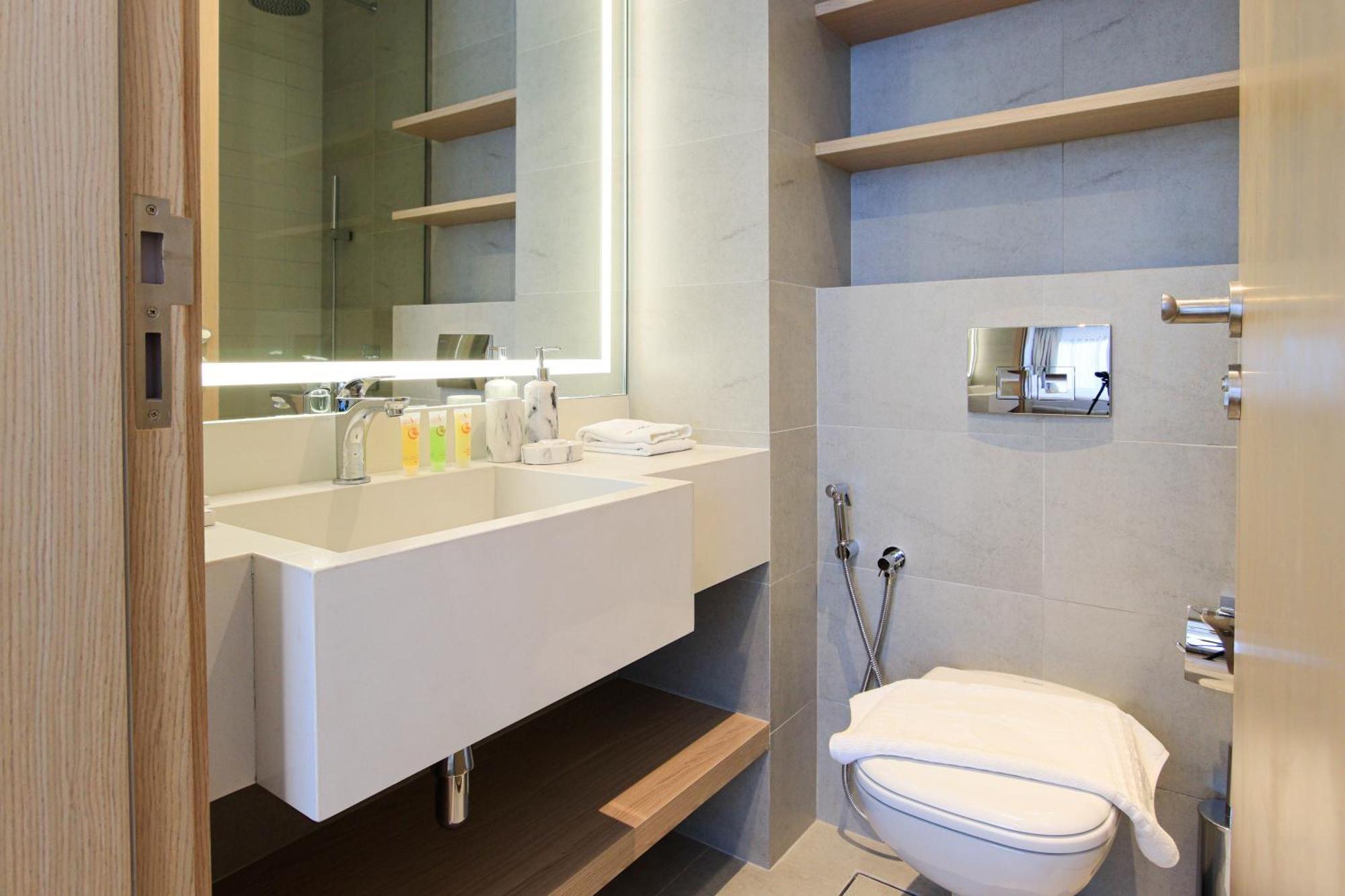 Modern Living In Oakley Square Fully Furnished 1br