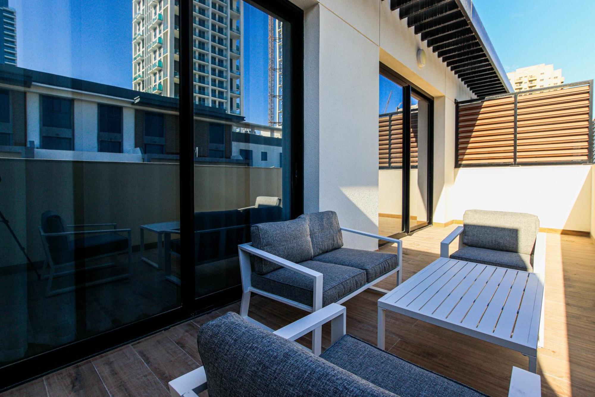 Apartment Modern Living In Oakley Square Fully Furnished 1br Dubai