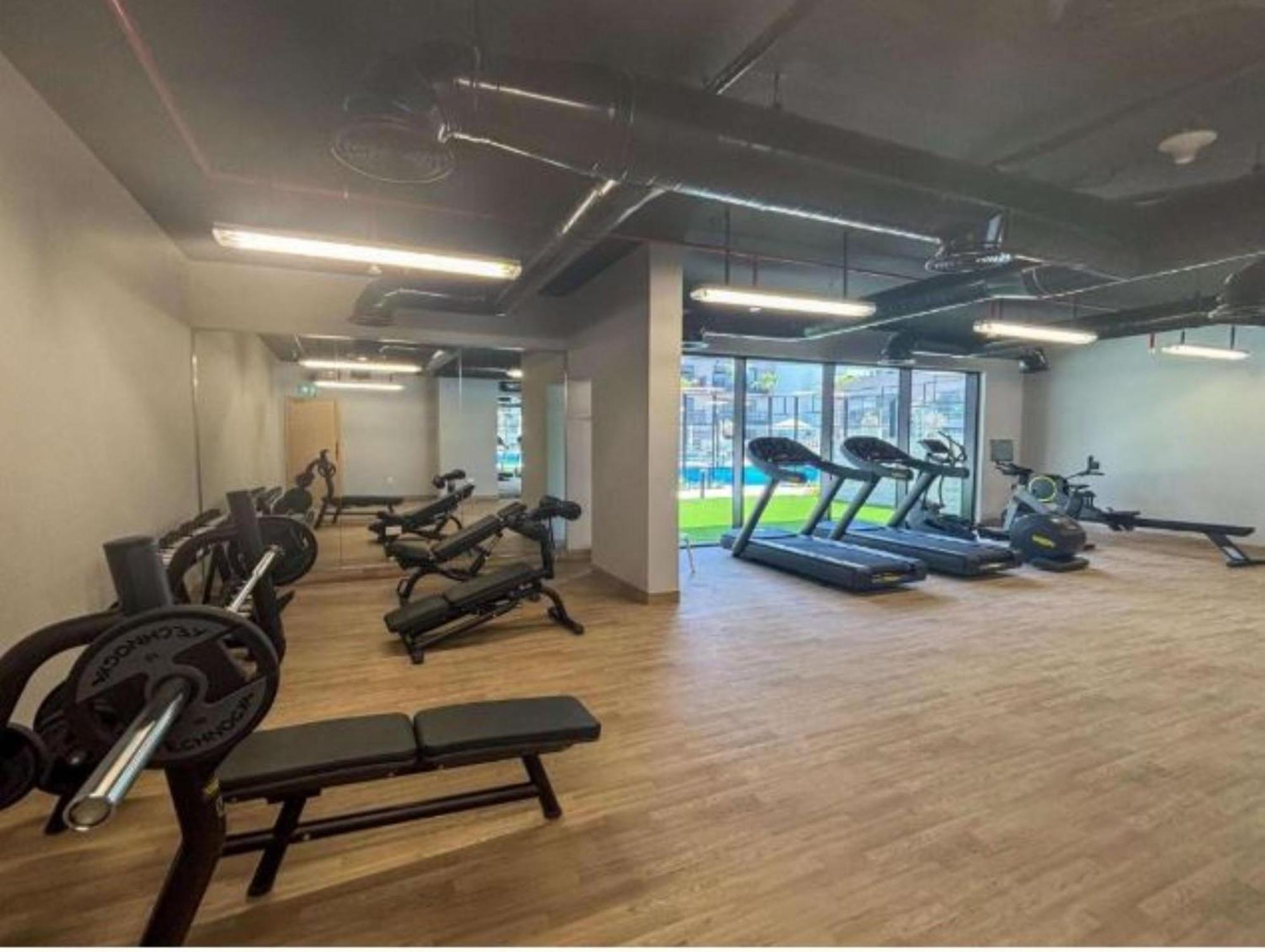 Modern Living In Oakley Square Fully Furnished 1br Apartment